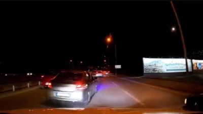 Bursa'da makas atan sürücü, tehlikeli anlara neden oldu