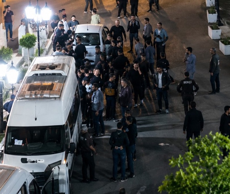 Hakkari'de kına gecesinde aileler kavga etti: 8 yaralı