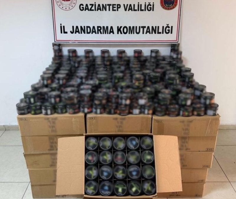 Gaziantep'te 1,8 milyon liralık kaçak ürün operasyonu: 3 gözaltı