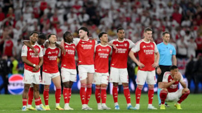 UEFA finallerinin kaybedeni Arsenal