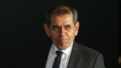 Dursun Özbek mazbatasını teslim aldı