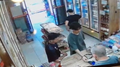 Bursa'da buldukları kredi kartı ile alışveriş yaptılar