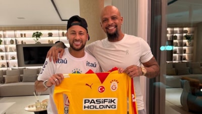 Felipe Melo, Neymar'a Galatasaray forması verdi