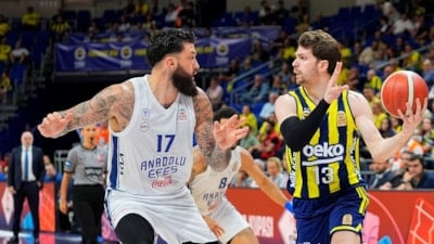 Fenerbahçe, Anadolu Efes'i yendi