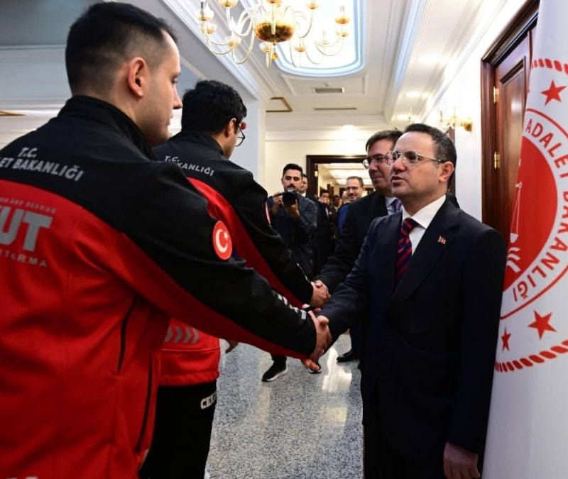Akın Gürlek, Adalet Bakanlığı ve HSK personeliyle bayramlaştı