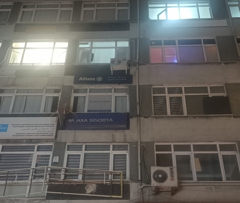 İstanbul Fatih'te masaj salonunda düşen kişi öldü