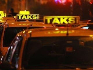 Beyoğlu'nda turisti dolandıran taksi şoförü tutuklandı