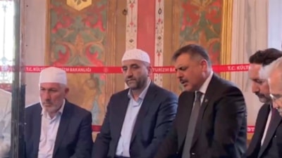 Mustafa Çiftçi'den Fatih Sultan Mehmed'in türbesinde Kur’an tilaveti
