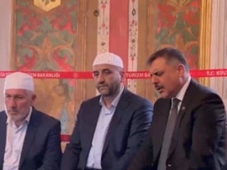 Mustafa Çiftçi'den Fatih Sultan Mehmed'in türbesinde Kur’an tilaveti