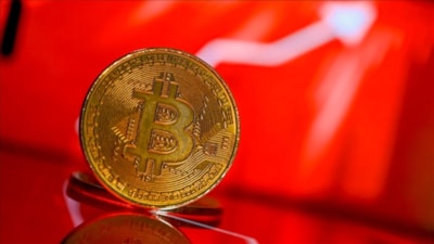 Altın ve Bitcoin'de kan kaybı sürüyor: Bitcoin tarihi zirvesinden yüzde 50 düştü