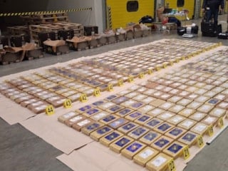 Macaristan'da muzların arasına gizlenmiş yarım tondan fazla uyuşturucu yakalandı