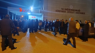 Van'da otomobilin çarptığı baba hayatını kaybetti, oğlu yaralandı