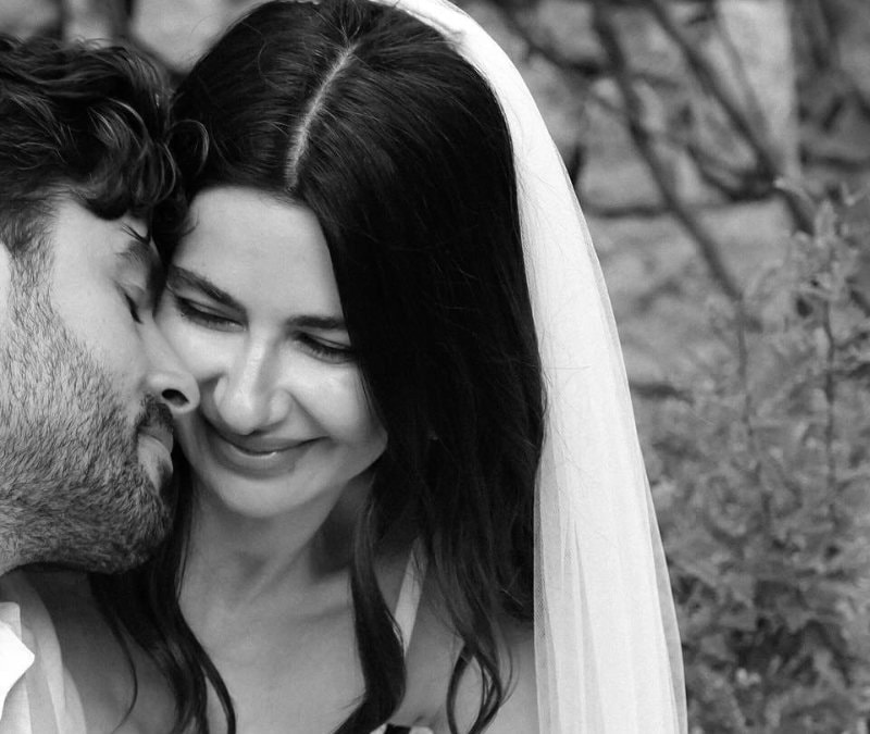 Nesrin Cavadzade aşka geldi! Kocasıyla verdiği poza beğeni yağdı