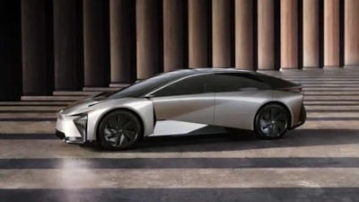 Lexus'tan geri adım: En çok beklenen elektrikli otomobil iptal edildi