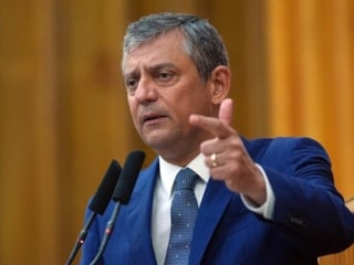 Özgür Özel: İkinci bir parti hazır etmek lazım olabilir