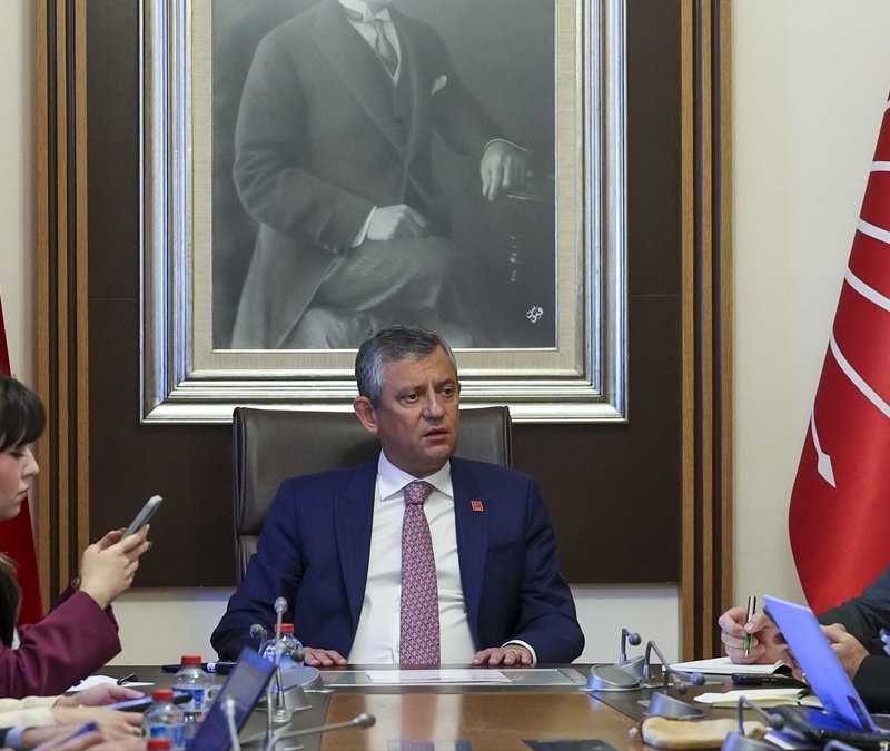 Özgür Özel: CHP'yi bırakmak yok, mücadele var