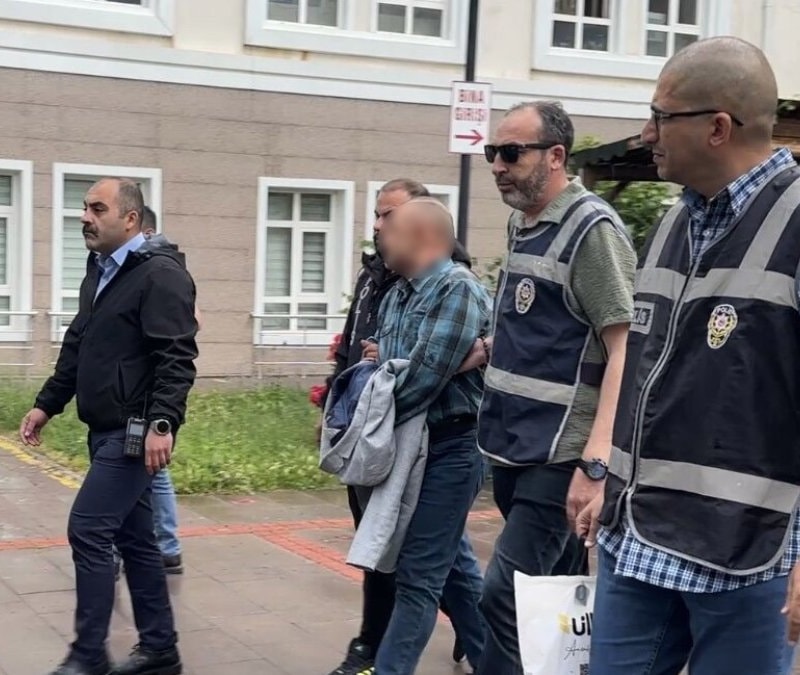 Başından vurulmuş çocuğu 'intihara kalkıştı' diyerek hastaneye götürdü: Komadan çıkan çocuk gerçeği anlattı