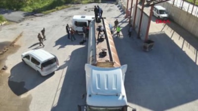 Bitlis'te durdurulan tankerden 30 düzensiz göçmen çıktı