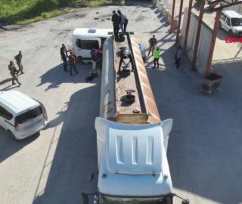 Bitlis'te durdurulan tankerden 30 düzensiz göçmen çıktı