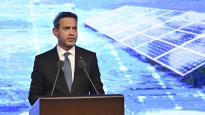 Alparslan Bayraktar: Güneş ve rüzgar kurulu gücümüz 42 bin megavata yaklaştı