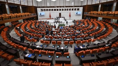 TBMM'de CHP'li vekillerden mutlak butlan protestosu