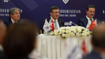 Cevdet Yılmaz: Türkiye-Türkmenistan arasında 5 milyar dolarlık ticaret hacmi hedefi var