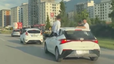 Bursa'da düğün konvoyu tehlike saçtı: O anlar kamerada