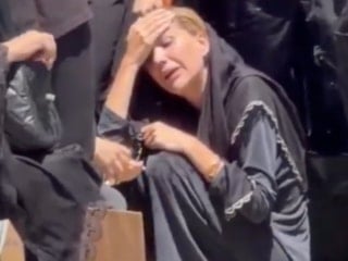 Dilan Polat, korumasının cenaze töreninde gözyaşlarına boğuldu: Ayakta duramadı