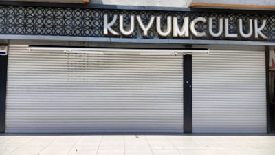 Ankara'da kendisine emanet edilen altınlarla kaçtığı ileri sürülen kuyumcu kayıplara karıştı