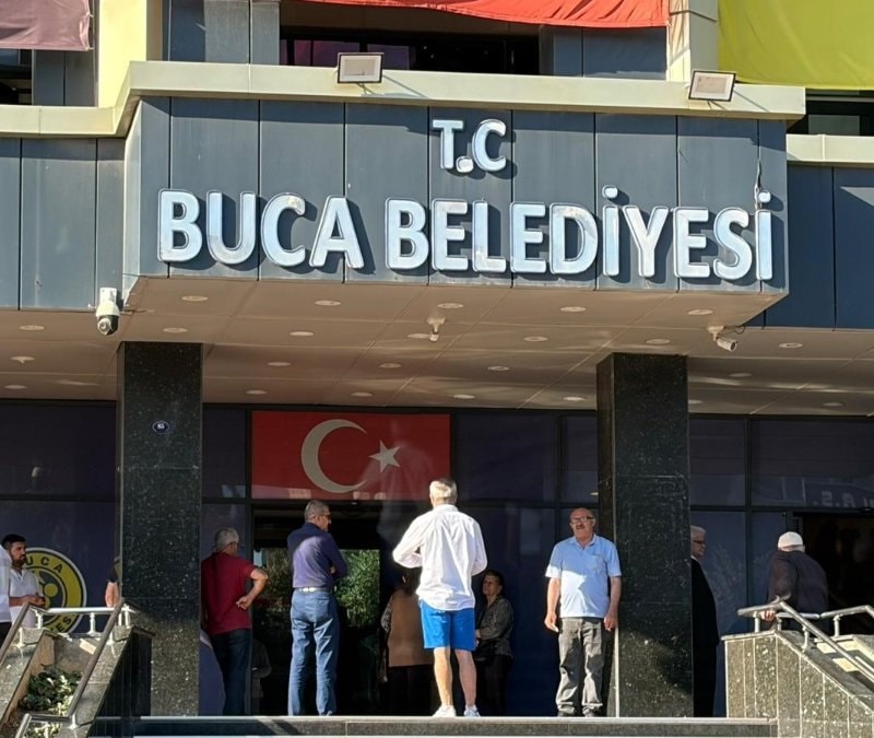 Buca Belediyesi'ne yolsuzuluk soruşturması: Memurun 13 yarış atı çıktı