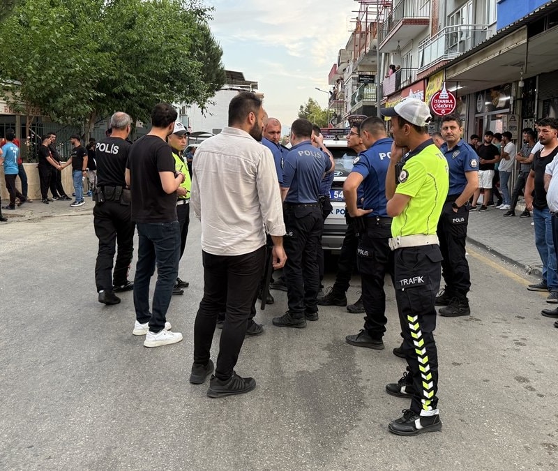 Aydın'da bıçaklı kavga: 1'i polis 5 yaralı