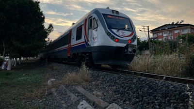 Aydın'da trenin çarptığı kadın ağır yaralandı