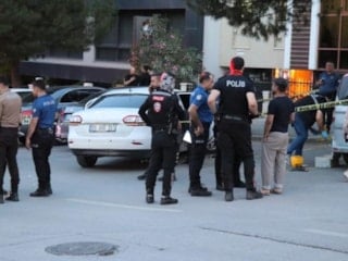 Denizli'de çocuğun gözü önünde 2 kadına kurşun yağdırdı