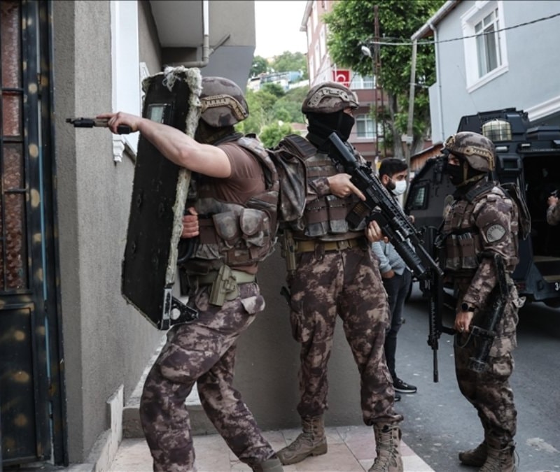 İstanbul'da kaçak tütün ticareti yapan şebekeye operasyon: 22 gözaltı
