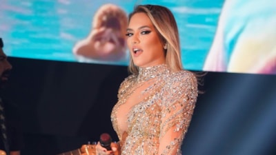 Demet Akalın yaz sezonunu Bodrum'da açtı Bikinili pozuna beğeni yağdı