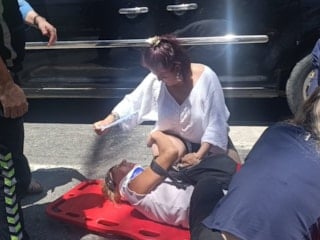 Antalya'da yaya geçidinden geçen turiste motosiklet çarptı