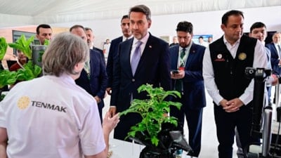Alparslan Bayraktar, Sıfır Atık Festivali'ni ziyaret etti: Gençlerle buluştu