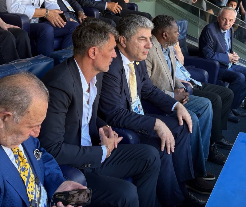 Paolo Maldini Fenerbahçe kongresinde