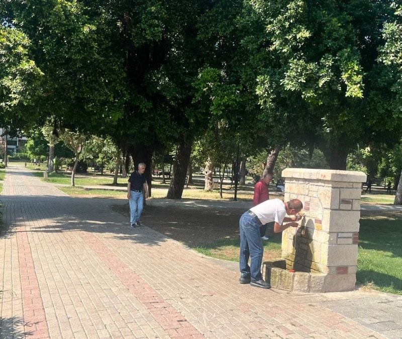 Adana'da aşırı sıcaklar vatandaşlara zor anlar yaşattı