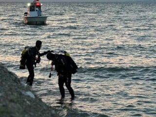 Bursa'da gölde çırpınan oğlunu kurtarırken hayatını kaybetti