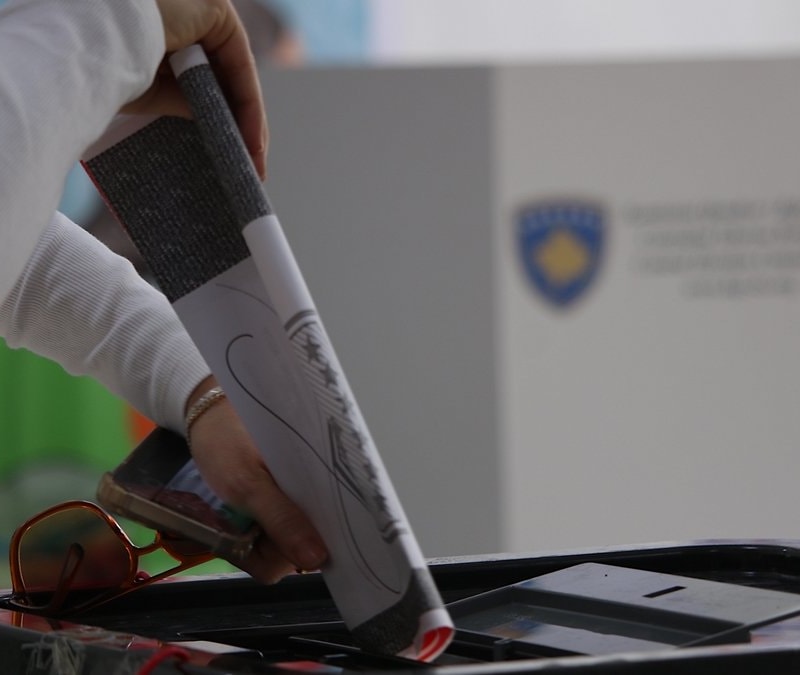 Kosova'da erken genel seçim: Oy kullanma işlemi başladı