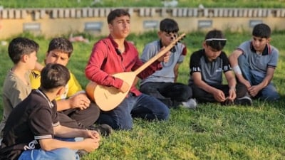 Muş'ta 14 yaşındaki gencin bağlama yeteneği dikkat çekiyor