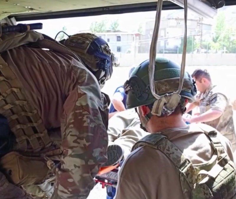 Hakkari'de sarp arazide ölen vatandaşın cenazesi, helikopter
