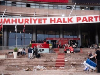 CHP'de grubun başı kim olacak kavgası