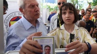 Aziz Yıldırım ve Hakan Safi oylarını kullandı