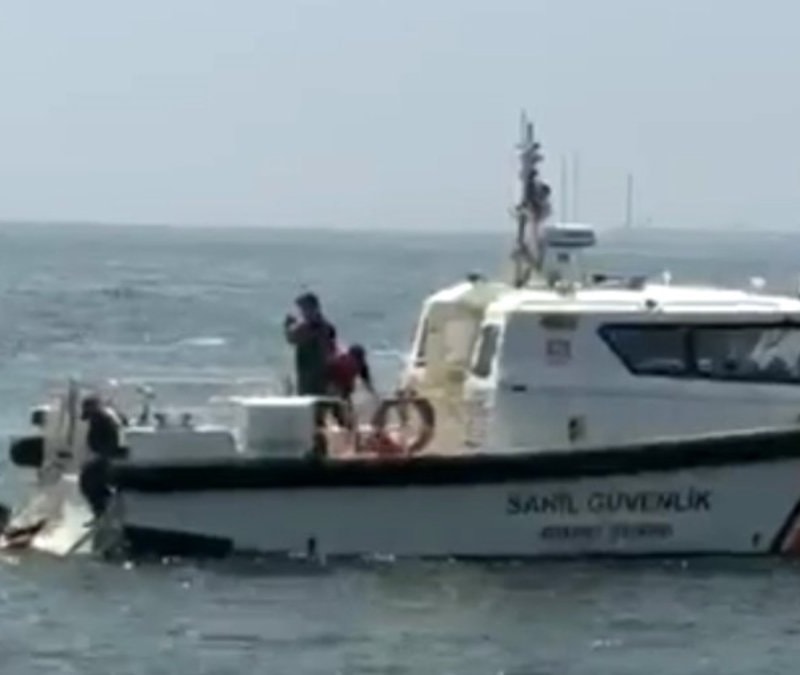 Kocaeli'de feribottan denize düştü: Büfe çalışanı hayatını k