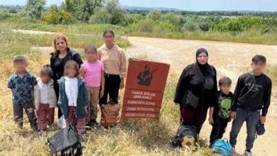 Edirne'de yurt dışına kaçmak isteyen 32 göçmen sınır hattında yakalandı