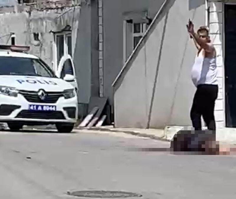 Kocaeli'de 5 çocuk annesi kadın eşi tarafından sokakta defal