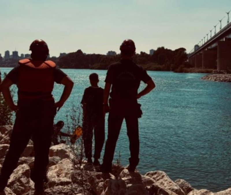 Seyhan Nehri'nde suya giren genç boğuldu
