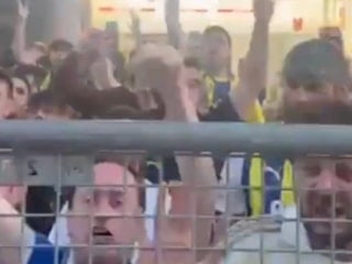 Aziz Yıldırım'ın ekibi zafer turuna başladı